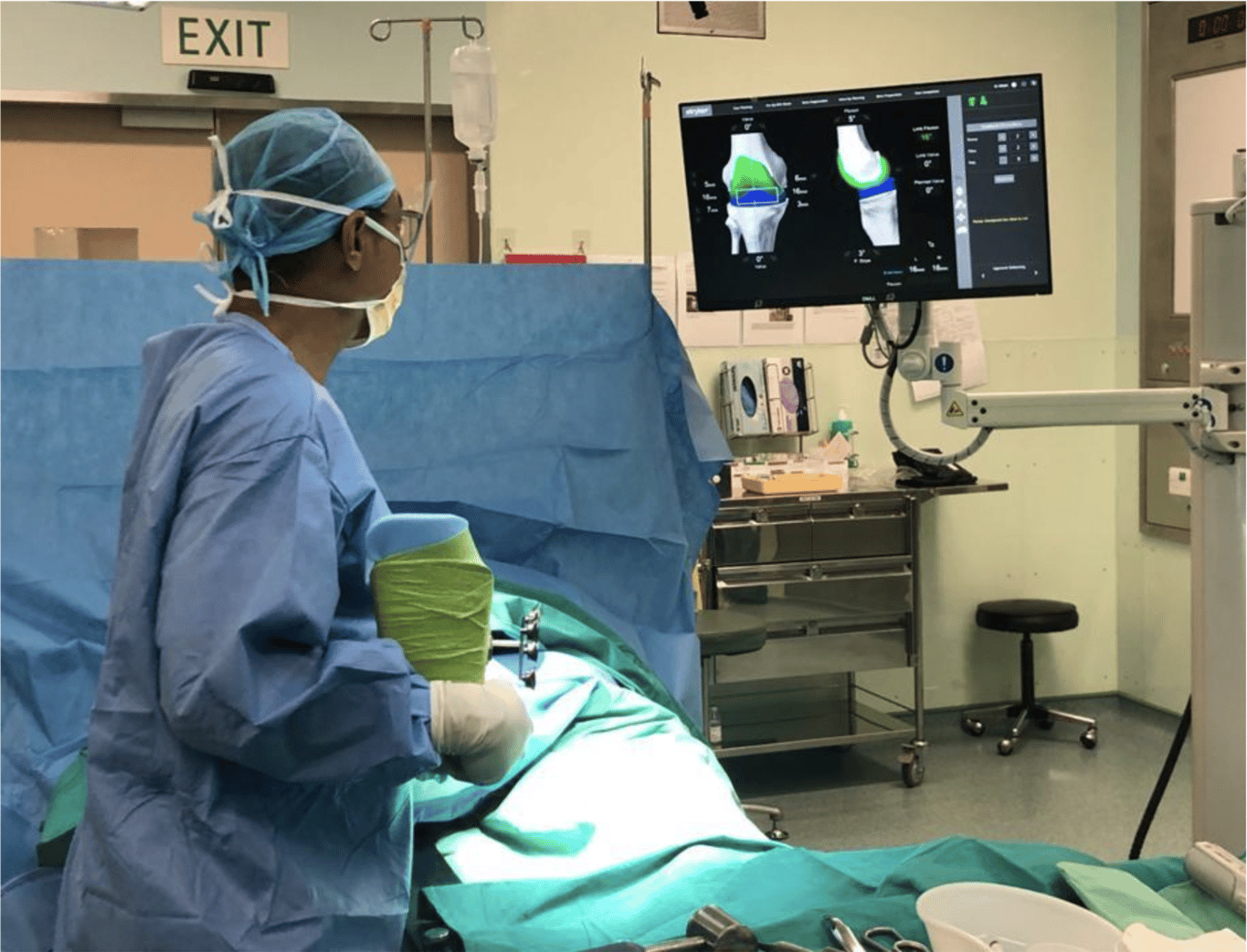 Robot Assisted Mako Total Knee Replacement